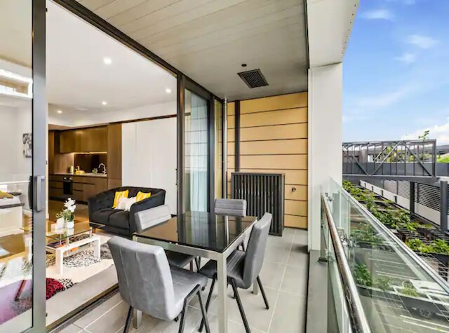 ワンダフル ウィニヤード クォーター スタジオ バイ ゾディアック ステイズ