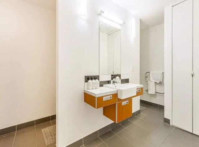 スタイリッシュ シティ パッド ニア スカイ タワー !