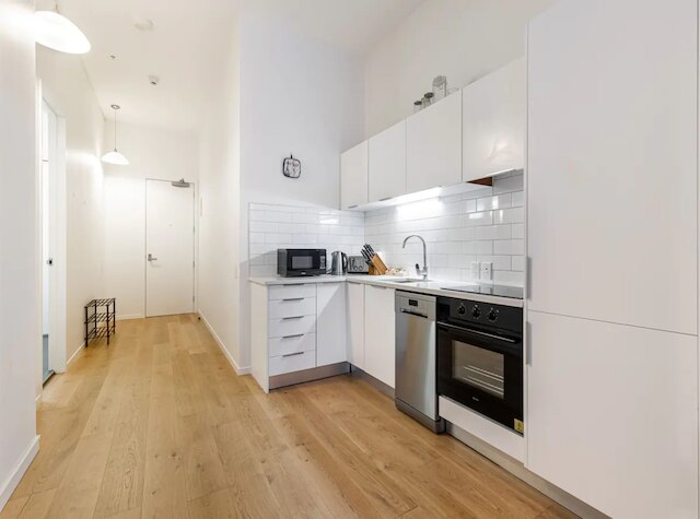 スタイリッシュ シティ パッド ニア スカイ タワー !