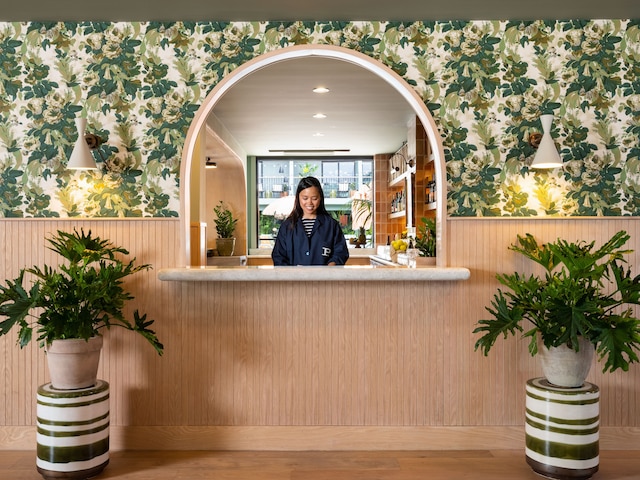 パリホテル ハリウッド ニア ユニバーサル スタジオ