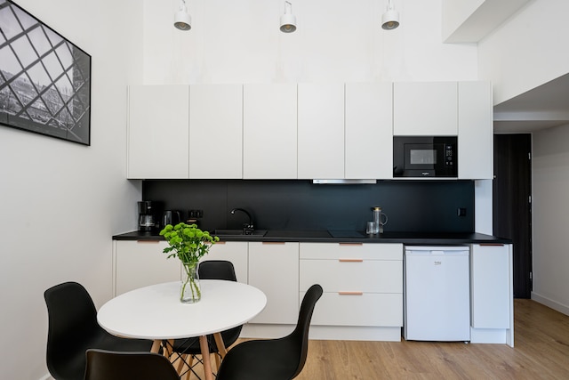 ネイティブアパートメンツパウリンスカ20デラックス