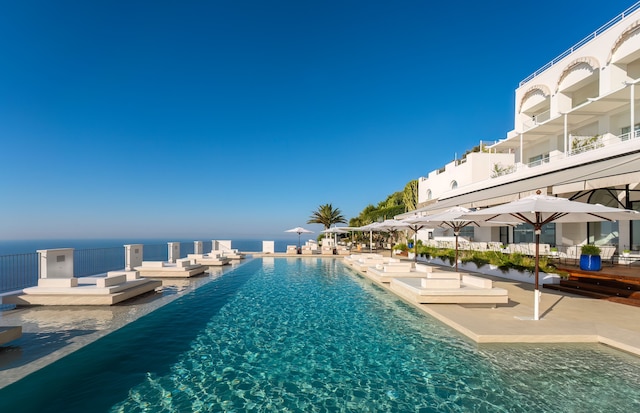 フローレ・グランドホテル