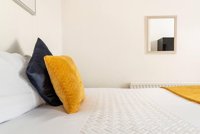 イマキュレート 4 ベッド ハウス ニア アンフィールド アンド グッディソン