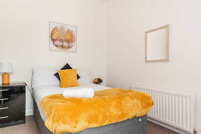 イマキュレート 4 ベッド ハウス ニア アンフィールド アンド グッディソン