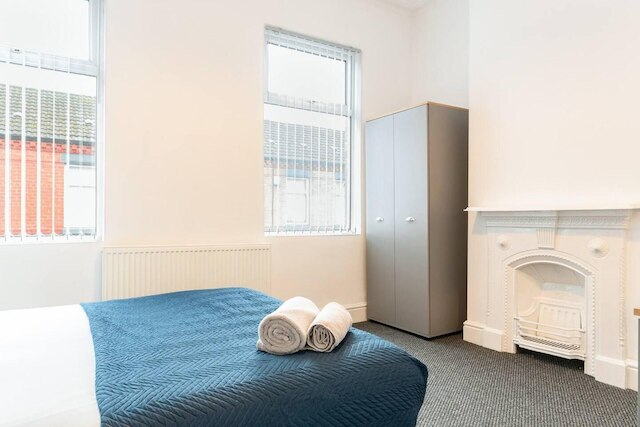 インビティング 3 ベッドルーム ホーム イン リバプール ウィズ パーキング