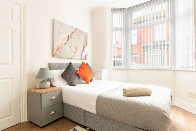 インビティング 3 ベッドルーム ホーム イン リバプール ウィズ パーキング