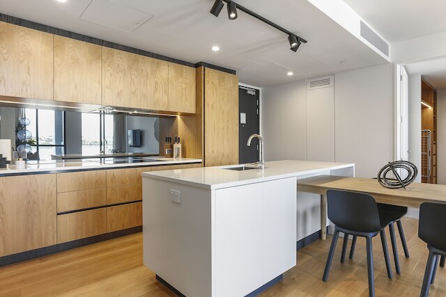 都市のモダンな静けさ