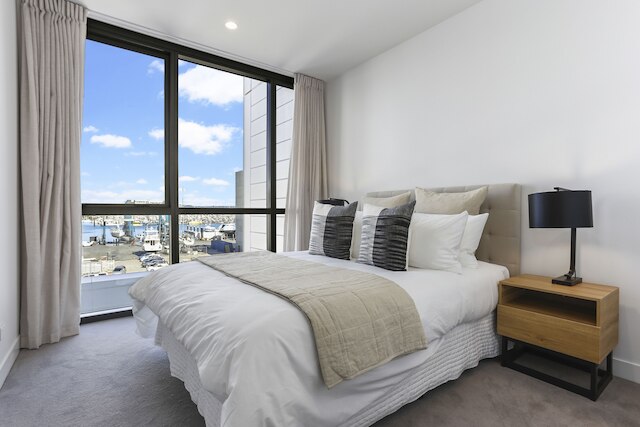 都市のモダンな静けさ