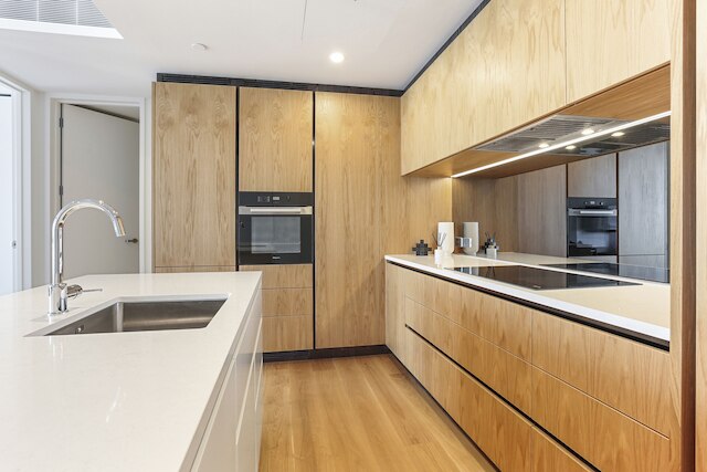 都市のモダンな静けさ