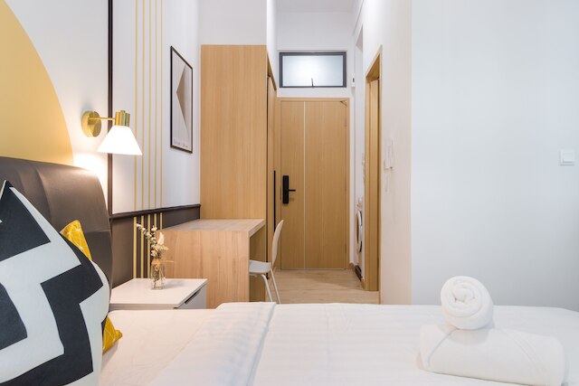 ザ コロニー & ザ ラックス, クアラルンプール バイ キャノピー ライブズ