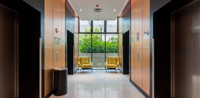 ザ コロニー & ザ ラックス, クアラルンプール バイ キャノピー ライブズ