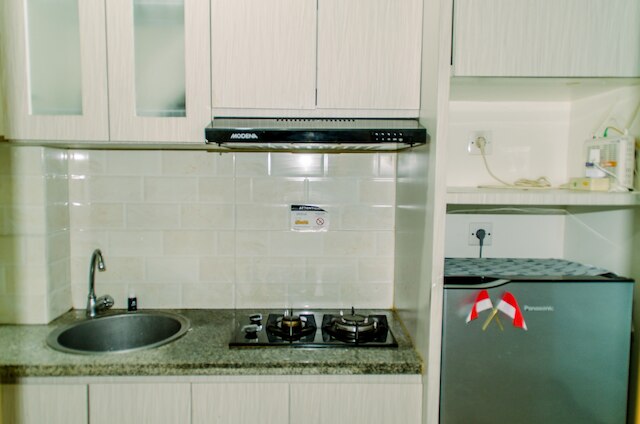 ホーミー アンド ウォーム スタジオ ルーム アット ティフォリア  アパートメント