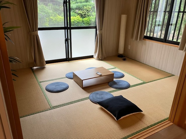 オレンジラインミヤ