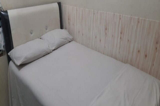 OYO 90706 コスト アラム ジャヤ シャリア