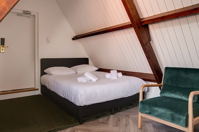 ザ・シックスティーン