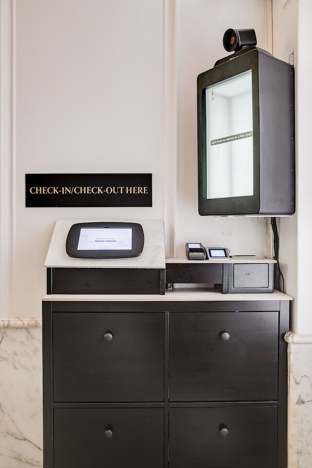 ザ・シックスティーン