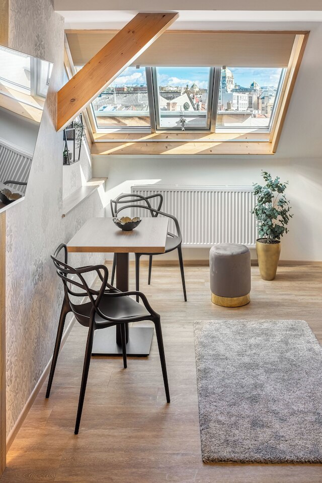 アドレーズ・リビングの劇場9アパート