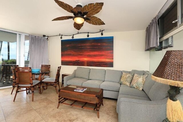 カマオレ ナル、#105 2 ベッドルーム コンドミニアム バイ レッドオーニング