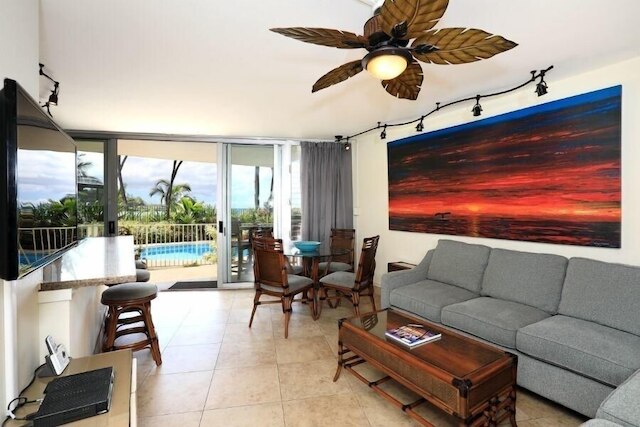 カマオレ ナル、#105 2 ベッドルーム コンドミニアム バイ レッドオーニング