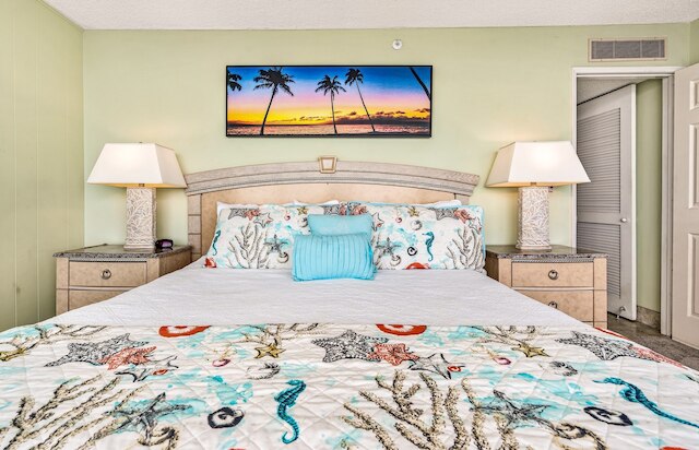 ヴァレー アイル 708 2 ベッドルーム コンド