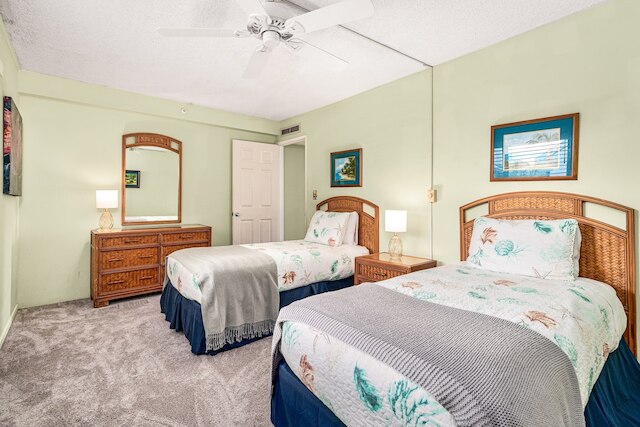 ヴァレー アイル 708 2 ベッドルーム コンド