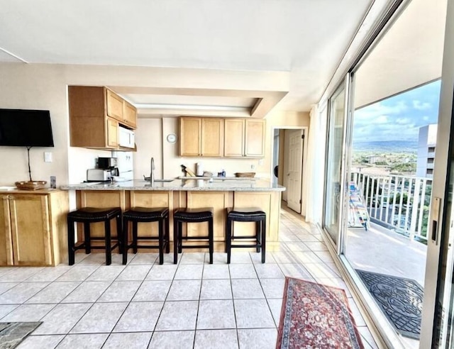 カマオレ ナル、#603 2 ベッドルーム コンドミニアム バイ レッドオーニング