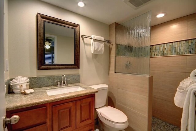 キヘイビーチ、#402 2 ベッドルームコンド バイ レッドオーニング