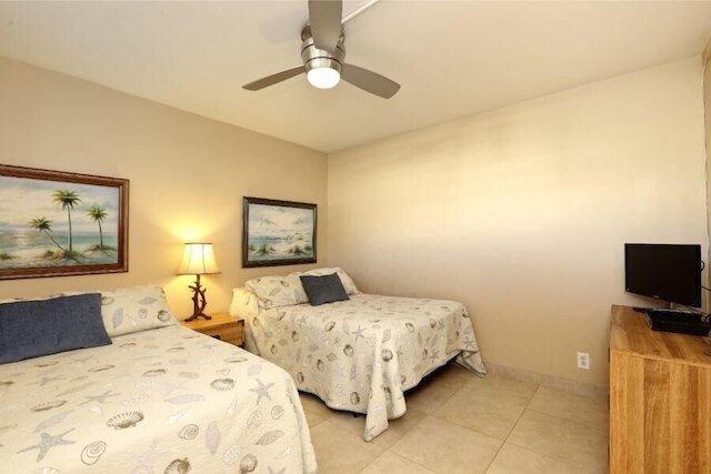 カマオレナル、#102 2 ベッドルーム コンド バイ レッドオーニング