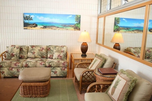 カマオレナル、#605 2 ベッドルーム コンド バイ レッドオーニング