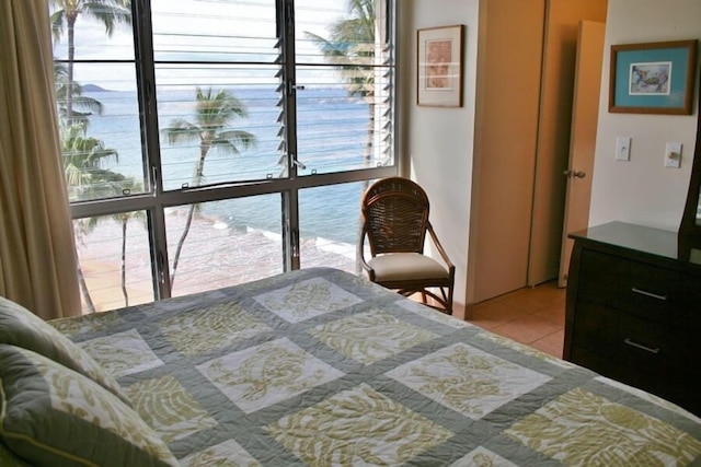 カマオレナル、#605 2 ベッドルーム コンド バイ レッドオーニング