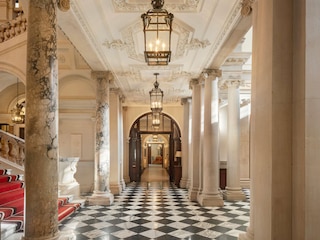 ラッフルズ ロンドン アット ザ オウ