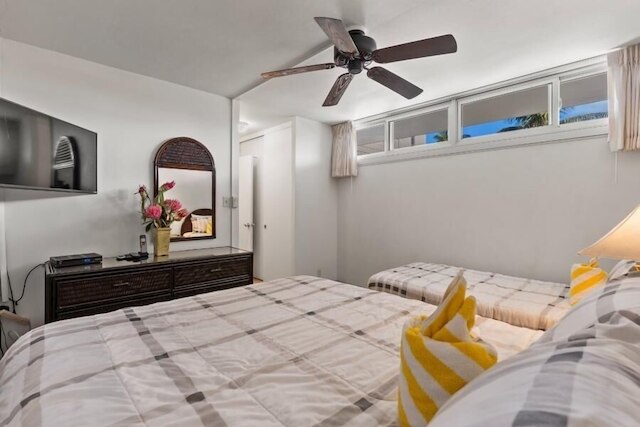 カマオレ ナル, #303 2 ベッドルーム コンド バイ RedAwning