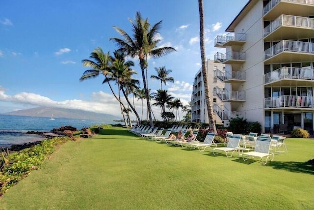 カマオレ ナル, #303 2 ベッドルーム コンド バイ RedAwning