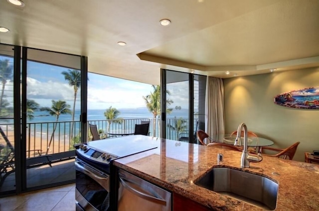 カマオレ ナル、#604^ 2 ベッドルーム コンドミニアム バイ レッドオーニング