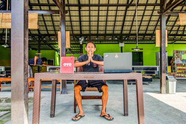 OYO 91053 デサ ウィサタ ギリマヌック