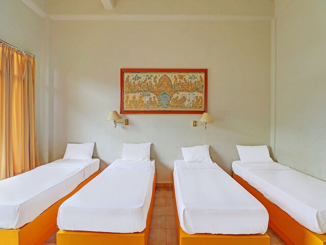 スーパー OYO 91870 ワルナ ケダトン