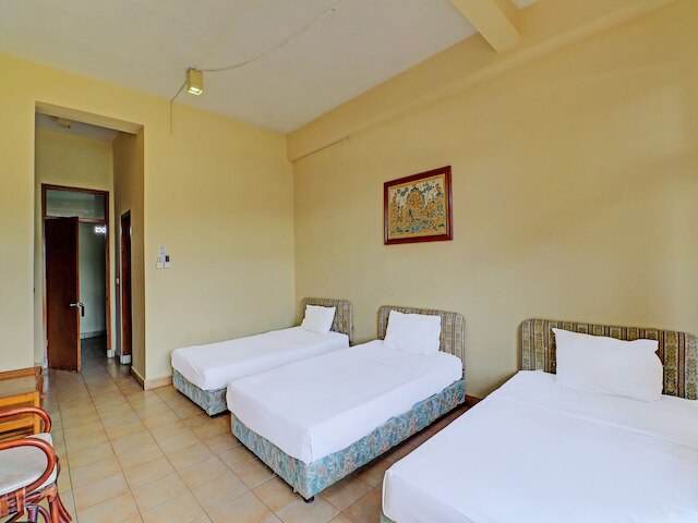 スーパー OYO 91870 ワルナ ケダトン