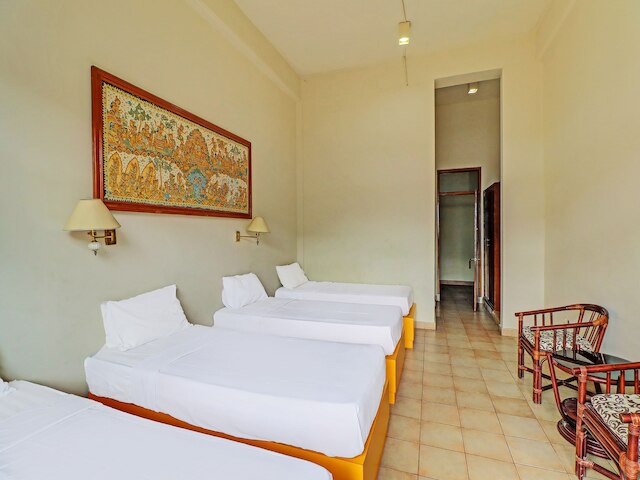 スーパー OYO 91870 ワルナ ケダトン