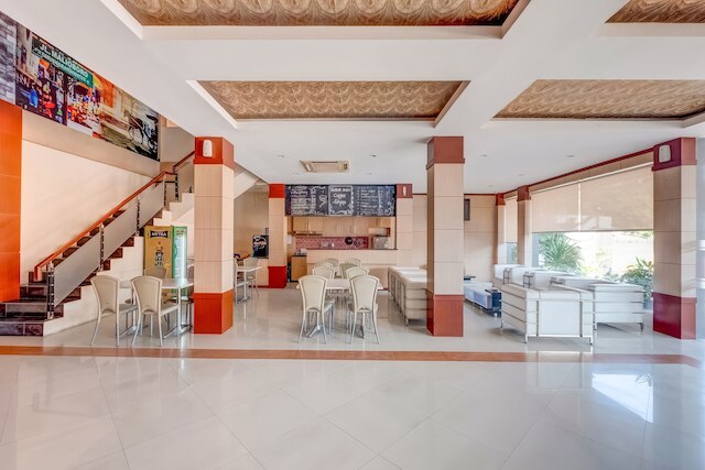 OYO フラッグシップ テンボク バトゥ レジデンス