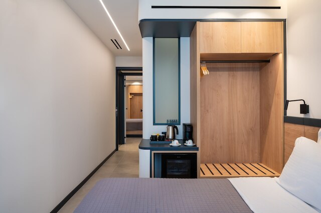 ネマ  ホテル アテネ