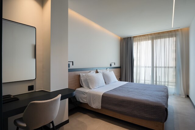 ネマ  ホテル アテネ