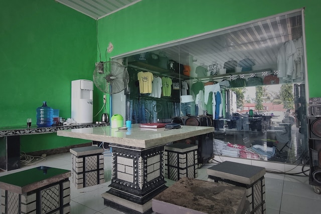 エクスプレス O 91979 ペンギナパン トンドン タ