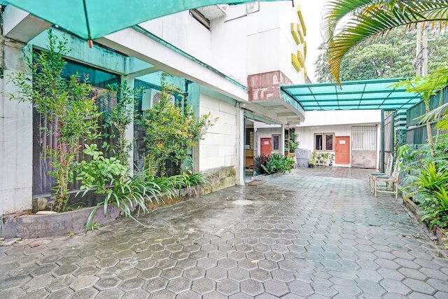 OYO ライフ 90791 ロイヤル マルゴレジョ