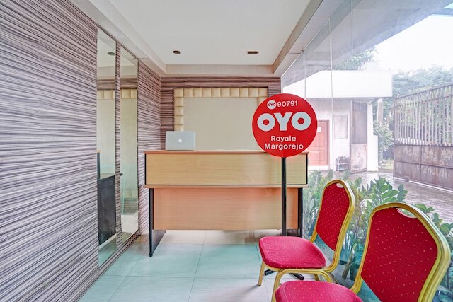 OYO ライフ 90791 ロイヤル マルゴレジョ