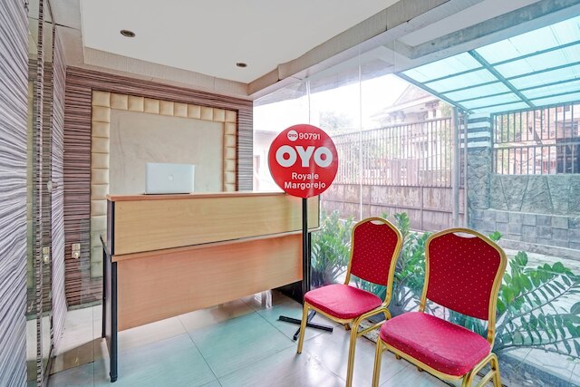 OYO ライフ 90791 ロイヤル マルゴレジョ