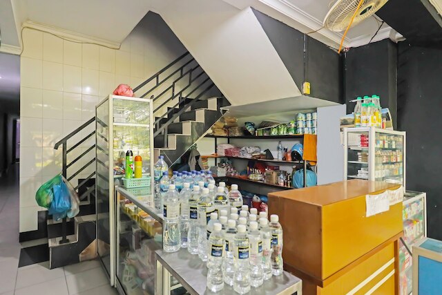 スポット オン 92092 ウィズマ ニラム サリ シャリア