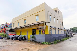 OYO  91659 シティ  レジデンス