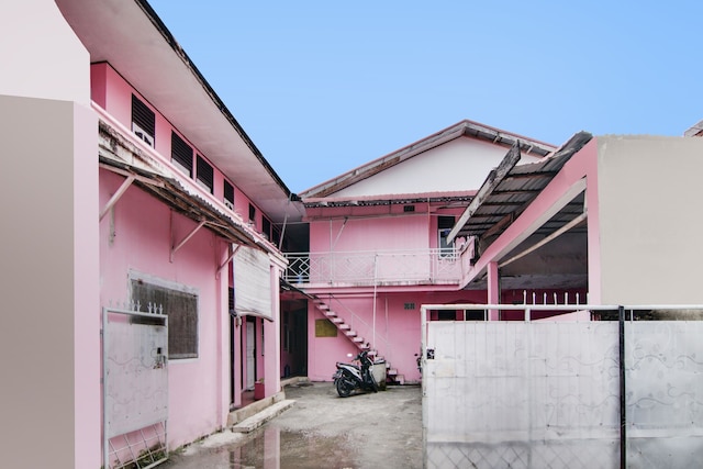 ホテル O ラジャ ホームステイ シャリア