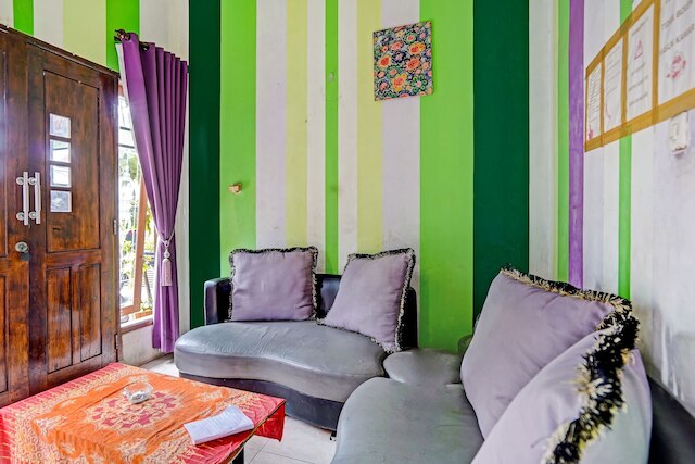 OYO  90665 ジュウィンガン シャリア  2