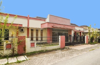 OYO  91878 チェリー レッド  ホテル